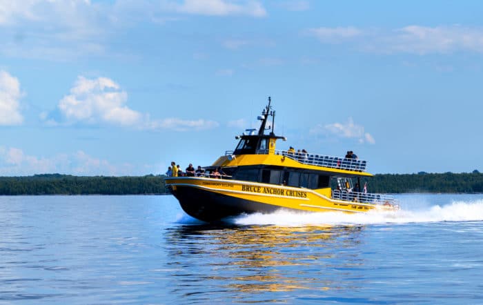 Tobermory glass bottom boat tours, tours Tobermory, cruise Tobermory, Bruce Peninsula National Park